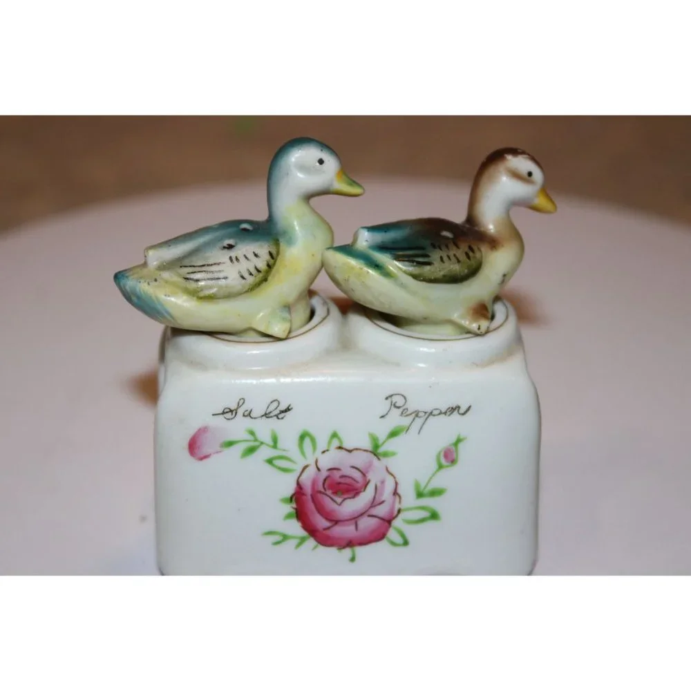 Salt & Pepper Shakers - Nodding Ducks in stand from Japan.